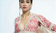 Kriti Kharbanda Deep Cleavage Show In A Low Cut Blouse