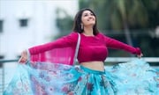 TV Actress Neelima Showing her Hot Waistline and Teases Temptations