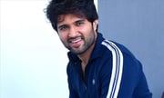 కొత్త లుక్ తో అదరగొడుతున్న హాట్ హీరో..