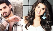 آہان شیٹی اور تارا ستاریہ آر ایکس 100 ری میک میں ایک ساتھ