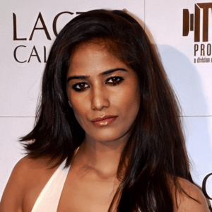 Poonam Pandey wears a cringe worthy top - Labelled as CHEAP