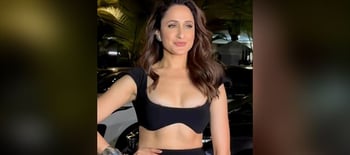 Oops Pragya Jaiswal Nip Slip - Intentional or Accident ?