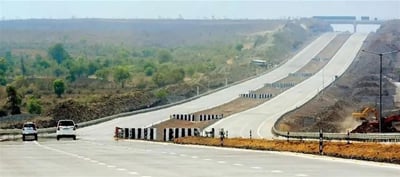 Maharashtra govt announces toll waiver for EVs on expressways
