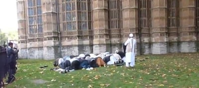 More than 500 Mosques in London But They Pay On Christian Sacred Site In Anglican Church