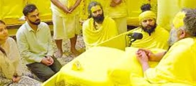 Virat Kohli went to the ashram and worshipped after retirement..!?