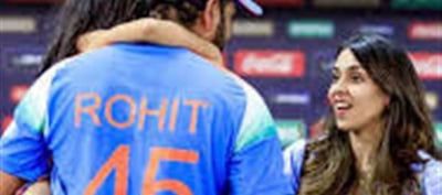 'Rohit Sharma Stand' Wife Ritika cried when husband honored!