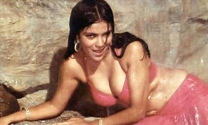 Top 5 bold and intimate scenes of yesteryear actresses in Bollywood