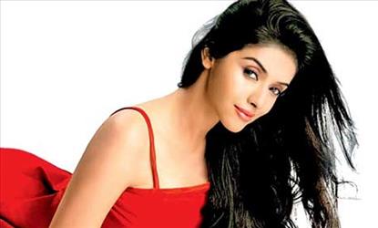 Indian Actress Asin Xxx - Why Asin will never marry a hero?