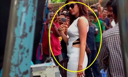 Xvideo Kajal - A Huge Crowd goes GaGa on seeing Kajal Aggarwal in Public