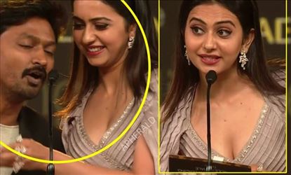 Rakul Preet cleavage show on the stage gets attention from