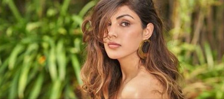 Rhea Chakraborty, Back On Set, Writes, â€œCrying Happy Tearsâ€