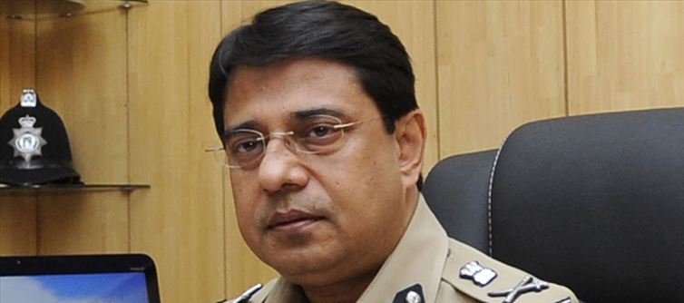 কলকাতা পুলিশ কমিশনার সৌমেন, অনুজ বদলি গোয়েন্দা বিভাগে