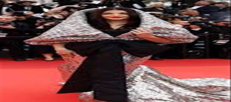 Aishwarya Rai Bachchan's red carpet look stunning look