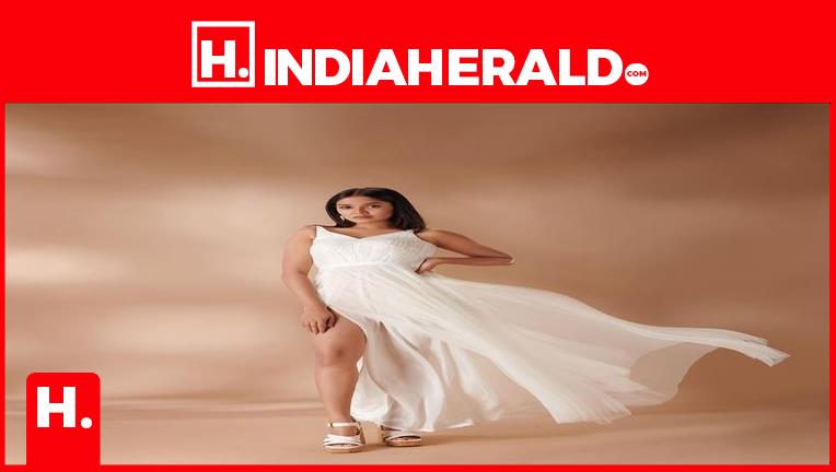 Anika Surendran s Mesmerizing Leaked Photo.