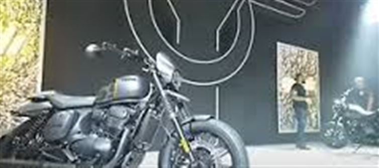 2025 Yezdi Roadster launched at Rs 2.10 lakh.
