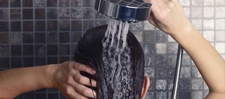 చలికాలంలో తల స్నానం చేసేటప్పుడు తీసుకోవాల్సిన జాగ్రత్తలు..