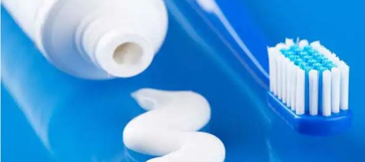 టూత్ పేస్ట్ తో ఇలా చేస్తే మొటిమలు మాయం!