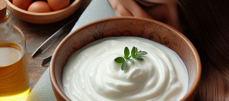 Say Goodbye To Frizz: 4 DIY Curd Masks For Easy Hair