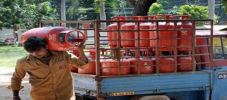 గ్యాస్ వినియోగ‌దారుల‌కు శుభ‌వార్త‌..!