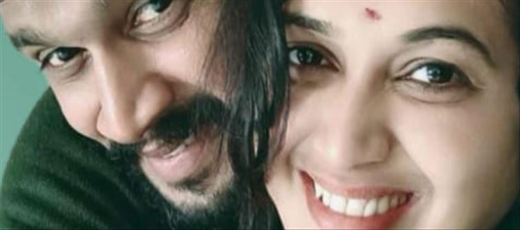 Actress Pavithra Jayaram dies in horrific car crash