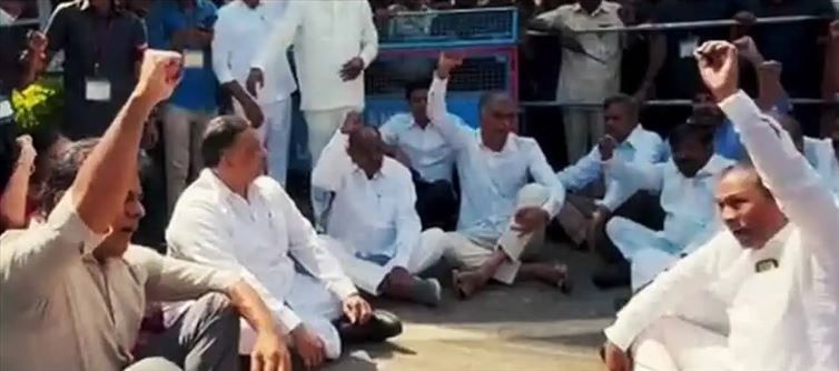 All eyes on BRS MLAs in Telangana - Jump to Congress or BJP?