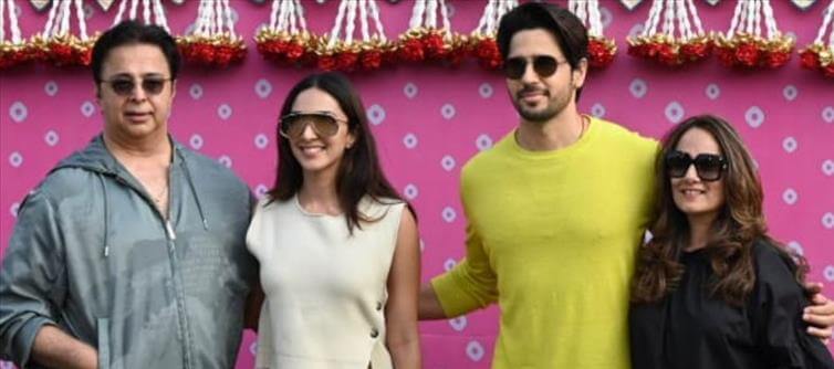 Ambani-Radhika Merchant's Pre-Wedding Bash - Sid and Kiara Pose with Fam