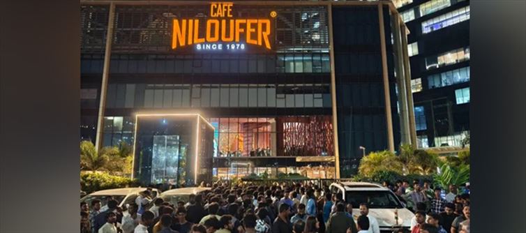 Café Niloufer Frenzy Choke Hyderabad Roads