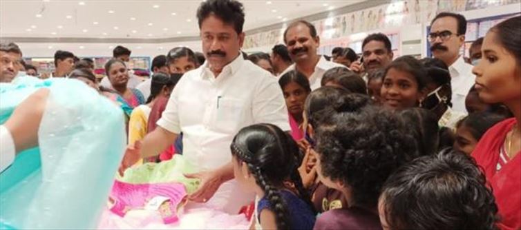 DMK MLA bought dresses to 201 Orphan Children!