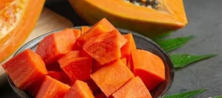 Eat Papaya On An Empty Stomach In The Morning and You'll Never Need a Doctor