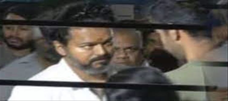 Hair band on his head..! Vijay's tribute to Manobala...