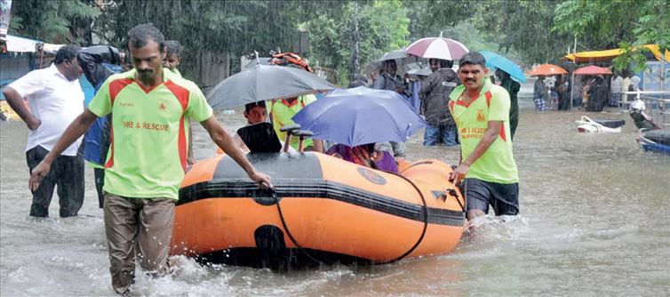 Hospitals have been flooded... The fire department rescued a woman trapped with an infant!!!