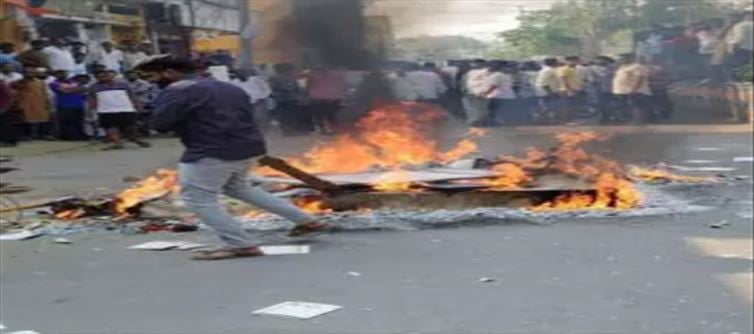 Leaders ATTACKED Chandrababu and His Son.!