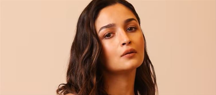 My body starts heating up in social gatherings - Alia Bhatt On Getting Diagnosed with...