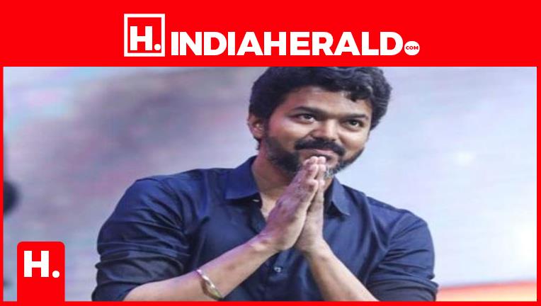 Juhi Chawla Xxx Video Hinde Com - National Award-winning director wishes to direct Thalapathy