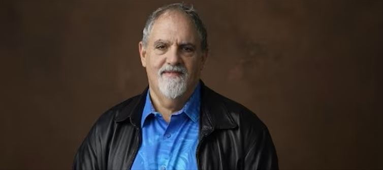 Oscar-winning 'Titanic' producer, dies at 63