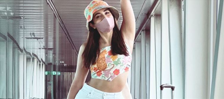 POOJA HEGDE Ready with BIKINI PHOTOS TREAT on Beach Vacay!