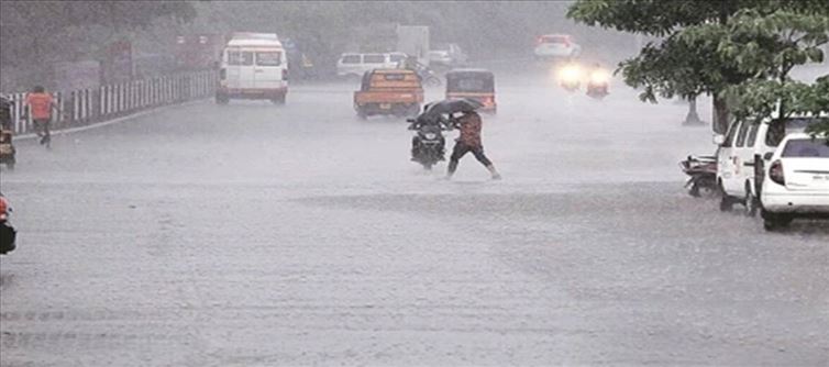 అదే నిర్లక్ష్యం.. స్కూళ్లు మొదలయ్యాక సెలవు డిక్లేర్‌?