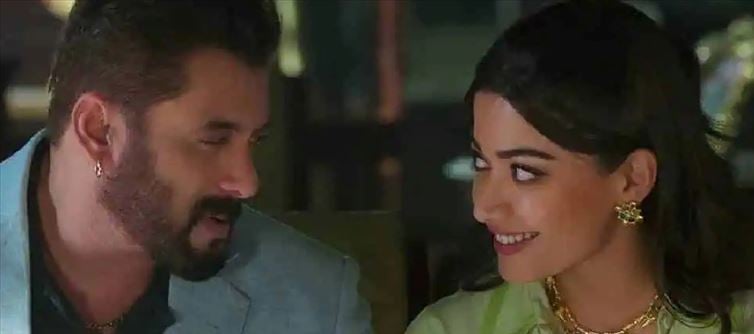 Sikandar Movie Review - Even Watching Ceiling Fan Rotating Above Your Head Is Worthy