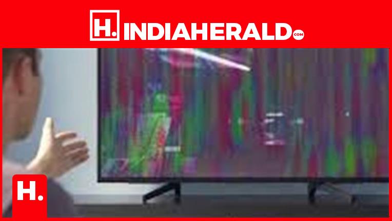 Smart TV Indicator Light: What That Small Blinking Light Re