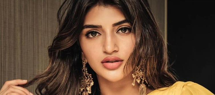 Sreeleela Not Ready for Mrunal Thakur's Dominance?
