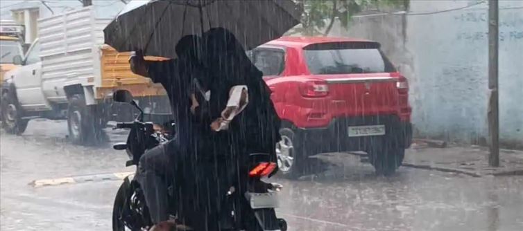 Telangana - Rain and Political Parties in Hyderabad