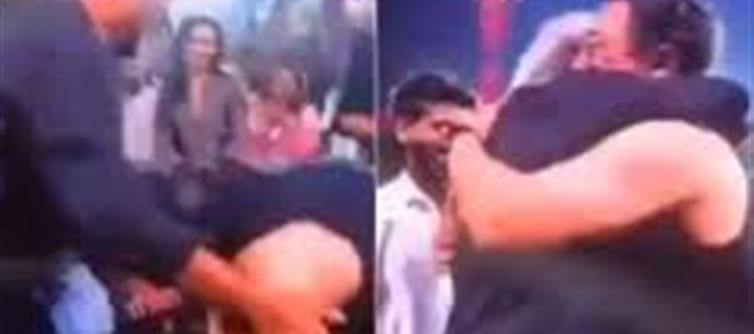 The Bollywood star who bowed to Rajini's feet..!?