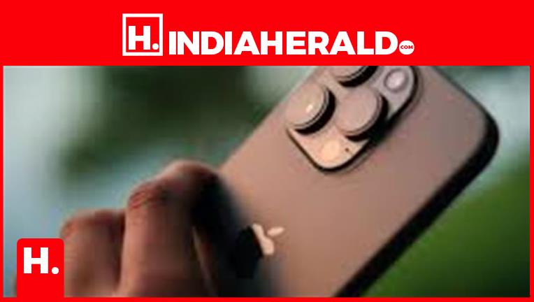 The Competitive Landscape of the 2025 Smartphone Market: Innovations and Ecosystem Dynamics