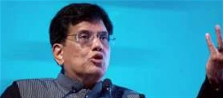 Union Minister Piyush Goyal Talking Non-Sense When Asked About USA Tariff War !?!