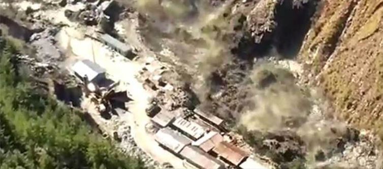 ग्लेशियर फटने से उत्तराखंड में 10 मरे और 150 लापता