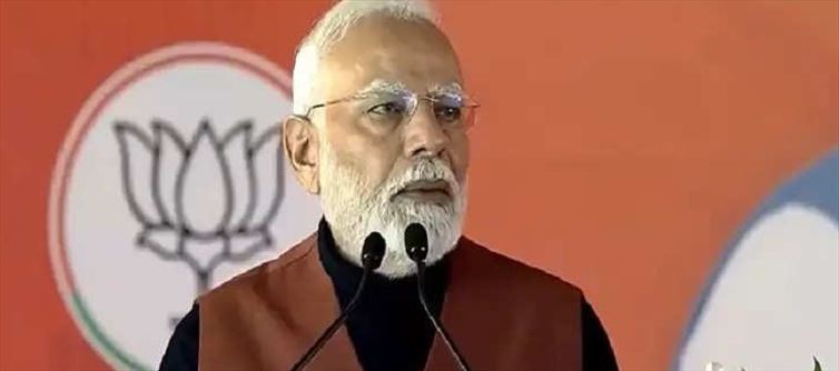 When Modi Struggled To Speak a Single Word Without Teleprompter...