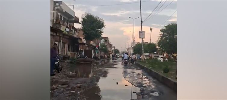 Where Does Out Tax Money Go? As a Citizen We Expect Atleast Basic Infra - Situation of BAJRI Mandi Road