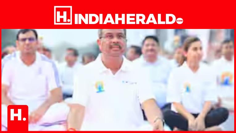 Yoga Day is celebrated in the world on the theme of 'One Earth, One Health'... ?