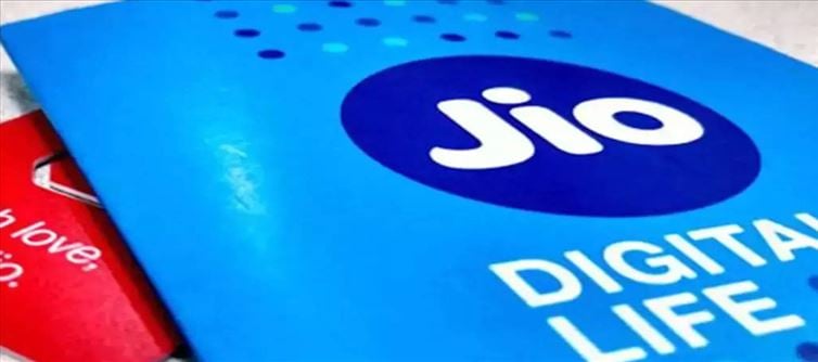 Jio goes to Britain, UK .. Mukesh Ambani follows Ghazni Muhammad way..!