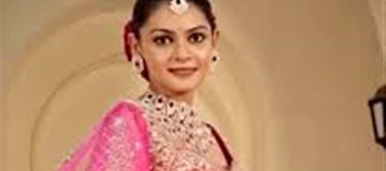A 23-Year-Old Antique Model Dies By Way Of Suicide In Surat
